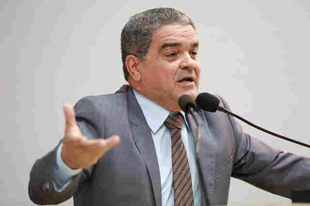 Deputado Aélcio da TV destaca luta contra violência doméstica