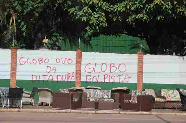 TV Rondônia é vandalizada em dia de protestos a favor do PT na Capital