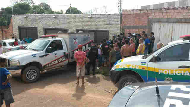 HOMEM É MORTO COM TIRO NA CABEÇA NA FRENTE DO PAI