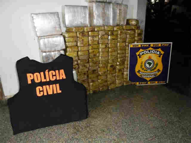 PRF E CIVIL APREENDEM MAIS DE 200 QUILOS DE COCAÍNA EM VILHENA NO FUNDO FALSO DE CARRETA