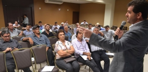 Governo volta a se reunir com prefeitos nesta quarta