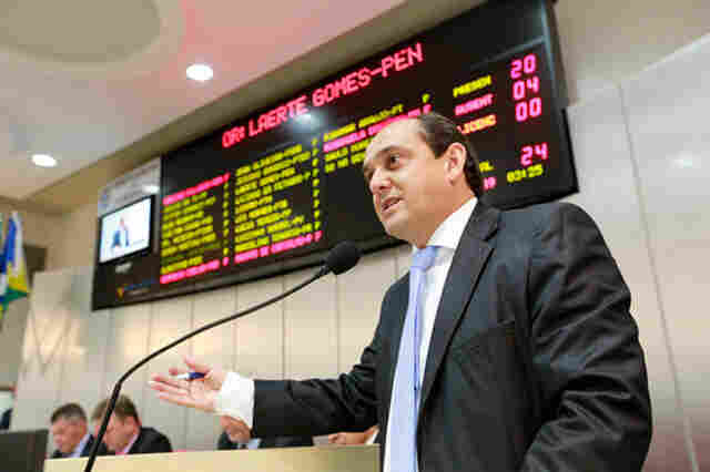 Laerte diz que escola em Alvorada não pode ser municipalizada