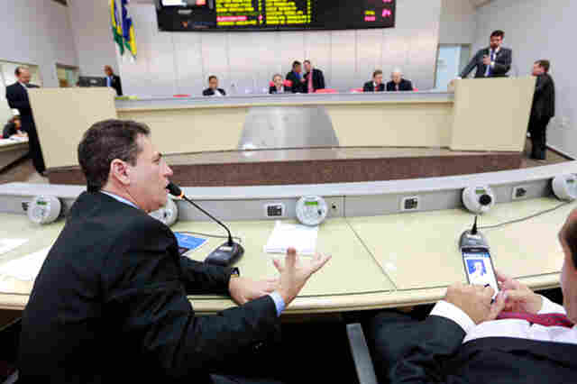 Maurão denuncia monopólio e cobra fim da isenção fiscal ao JBS Friboi