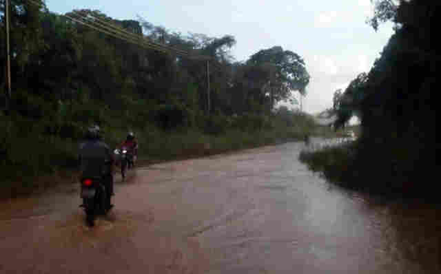 Caos na Estrada do Japonês