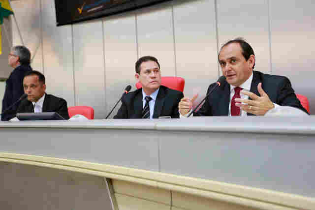 Laerte propõe reduzir cargos comissionados em 50% e secretarias em 30%