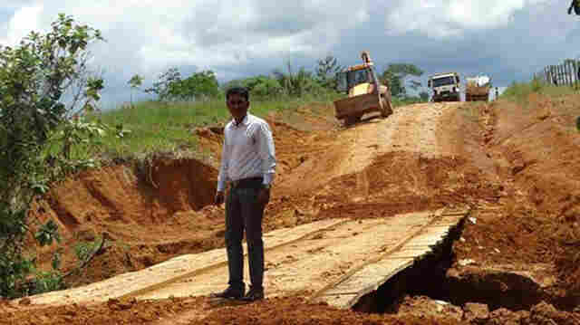 Vereador Dim Dim fiscaliza trabalhos de recuperação de vicinais em União Bandeirantes