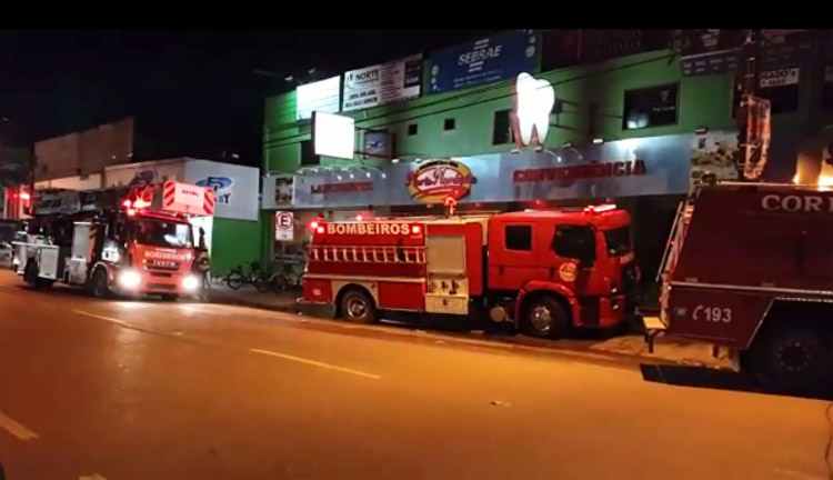 Bombeiros registram incêndio em panificadora na Zona Sul