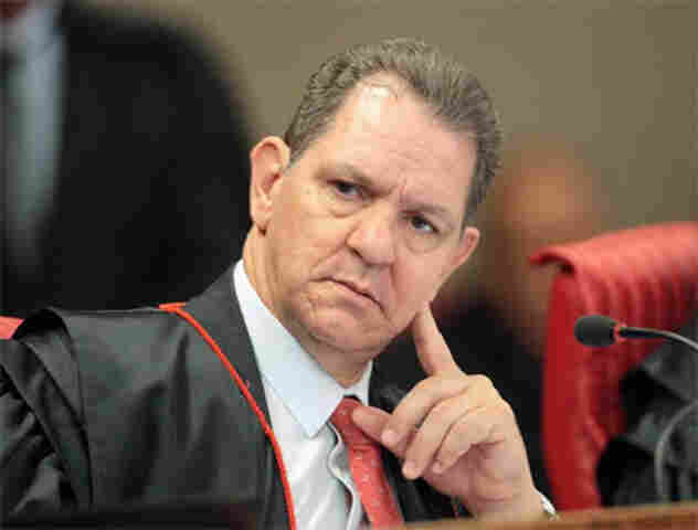 TSE GARANTE LIMINAR A CONFÚCIO E SUSPENDE EFEITOS DA DECISÃO DO TRE QUE CASSOU DIPLOMAS DO GOVERNADOR E VICE