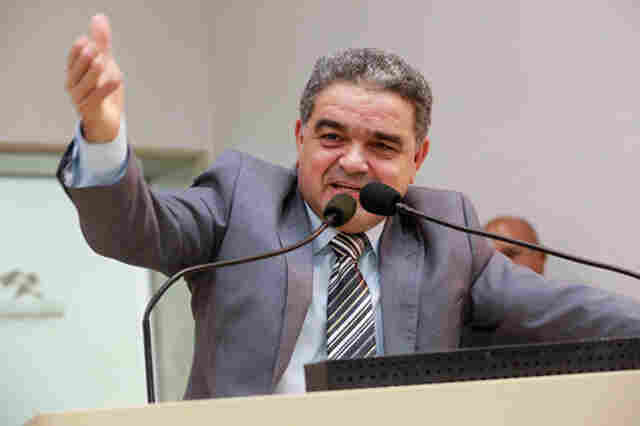 Aélcio da TV enaltece trabalho dos jornalistas