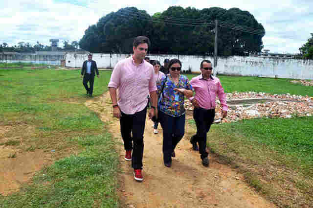 Deputado Léo Moraes negocia fim da greve de fome de apenados