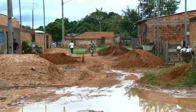 Moradores de conjunto entregue há 4 anos sofrem com abandono