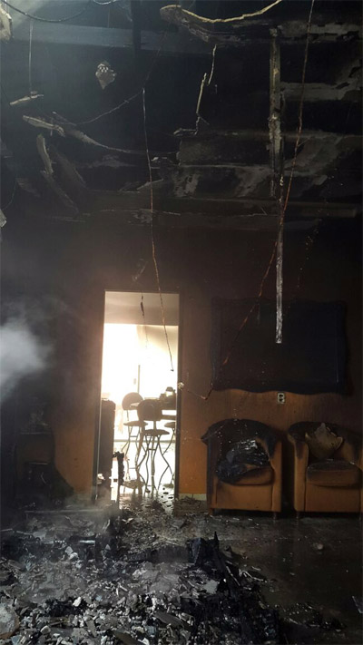 Bombeiros controlam incêndio em casa do Bairro Aponiã