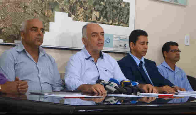 PREFEITURA SUSPENDE CONTRATO COM EMPRESAS DE TRANSPORTE COLETIVO E ANUNCIA LICITAÇÃO EMERGENCIAL