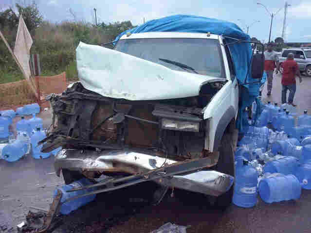 Acidente envolve quatro veículos no cruzamento da Campos Sales com BR-364