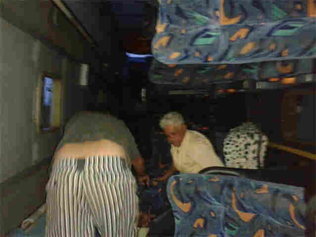 Acidente entre ônibus e carreta deixa dois mortos na BR-364