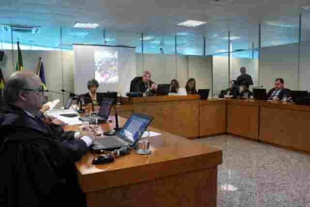 TRE REJEITA EMBARGOS APRESENTADOS POR CONFÚCIO E DANIEL PEREIRA E MANTÉM CASSAÇÃO