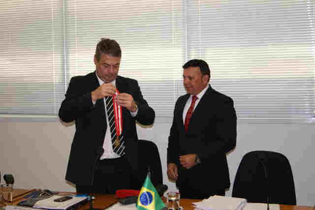 Procurador-Geral de Justiça do MPRO recebe comenda do CNPG