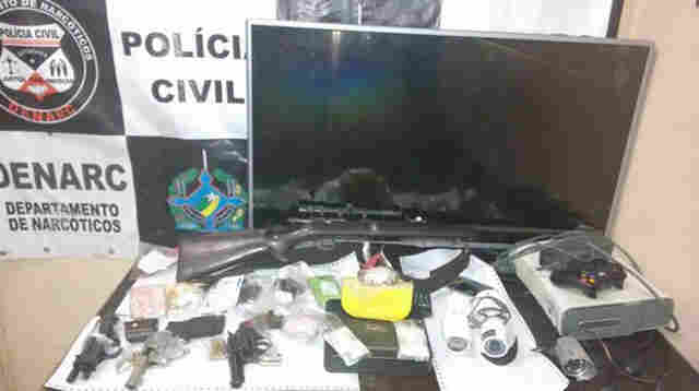 DENARC PRENDE QUADRILHA ENVOLVIDA COM TRÁFICO DE DROGAS E RECUPERA MOTOCICLETAS ROUBADAS