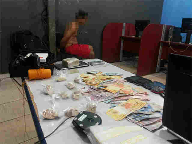Traficante é preso com mais de um quilo de drogas no Tucumanzal