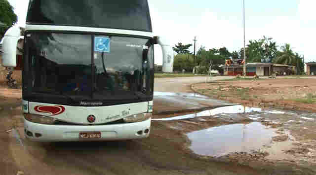 Trecho urbano da BR-319 em completo abandono