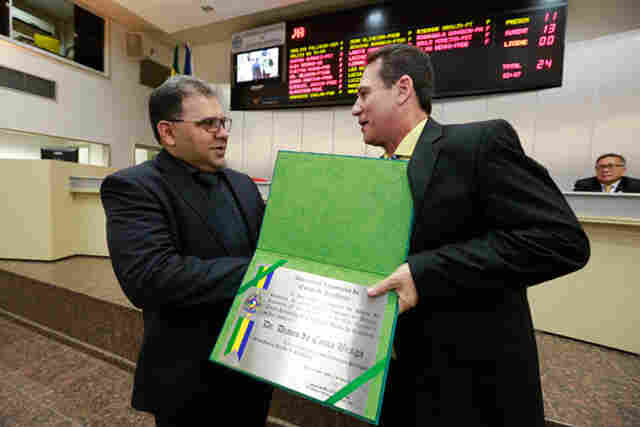 Juiz federal Dimis da Costa Braga homenageado pela Assembleia