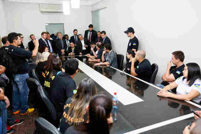 Deputados se reúnem com servidores da Polícia Civil para debater PCCS