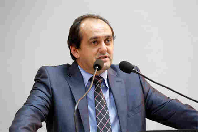 Laerte Gomes parabeniza Alvorada do Oeste e cobra melhorias para o município