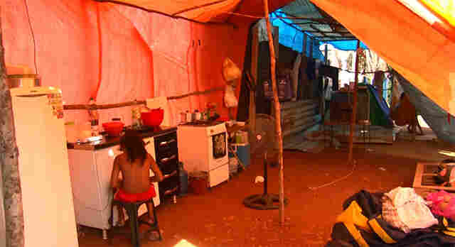 Famílias pressionam Governo a liberar chaves de condomínio