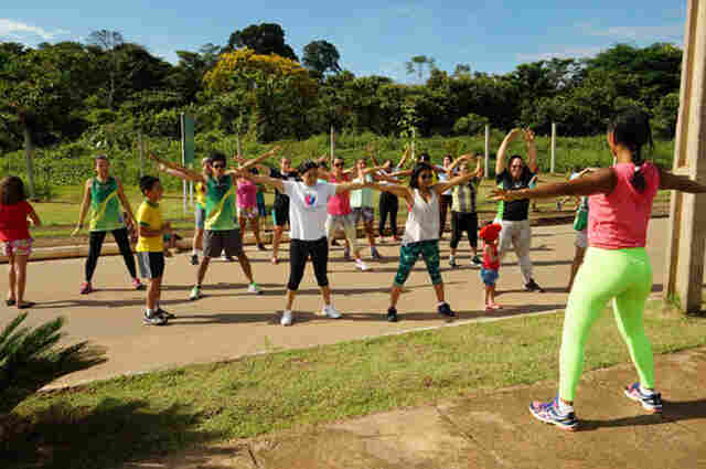 1ª edição do Fitness Day ofereceu zumba e alongamento a moradores de bairro em Porto Velho