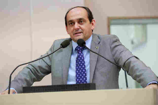 Laerte Gomes lamenta rejeição de projeto sobre IPVA