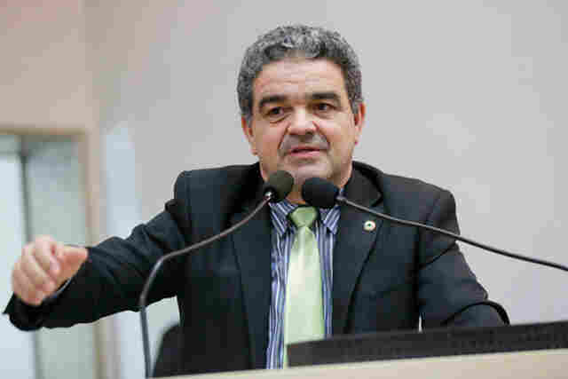 Aélcio da TV quer operação tapa-buracos em Porto Velho