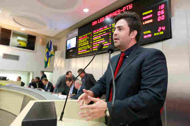 Léo Moraes propõe debater o passe livre estudantil