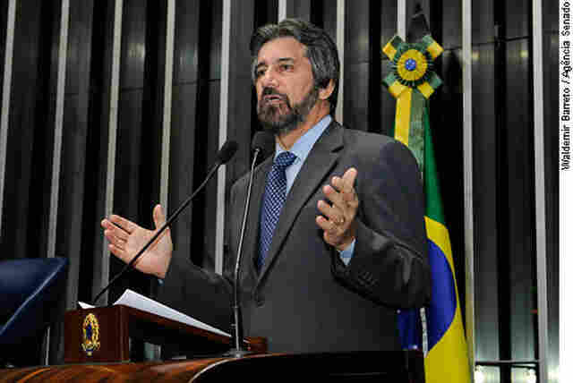 Raupp critica aumento das tarifas de energia elétrica em Rondônia