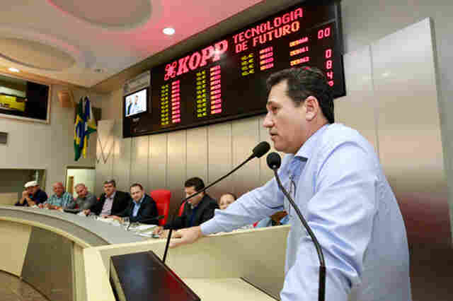 Maurão defende entendimento para resolver impasse no &#115;etor madeireiro