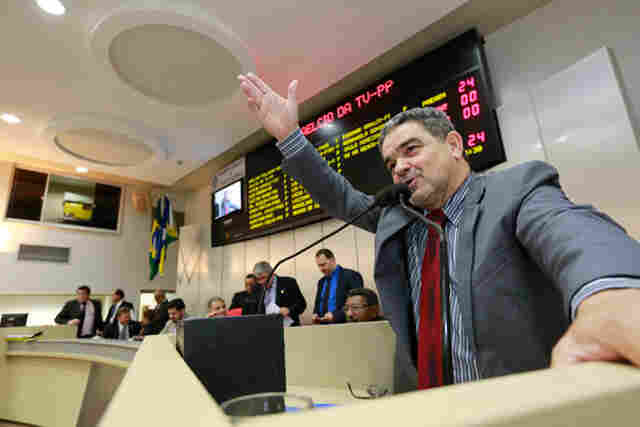 Aélcio da TV defende PDE sem texto de ideologia de gênero