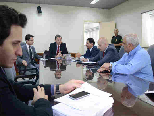 TRT DETERMINA QUE SINDICATOS GARANTAM PELO MENOS 50% DA FROTA DE ÔNIBUS EM FUNCIONAMENTO