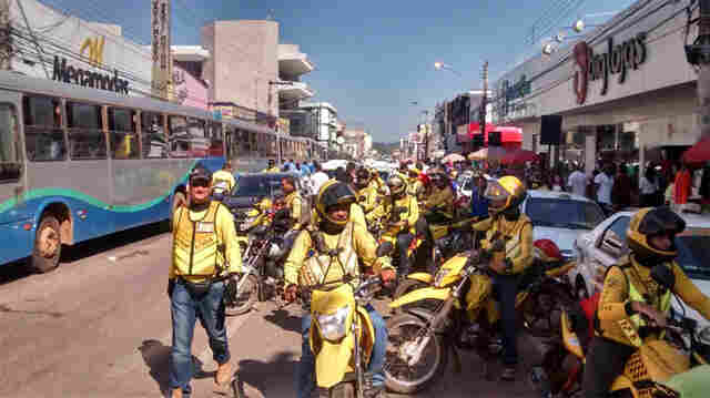 TRABALHADORES DO TRANSPORTE PÚBLICO FECHAM PRINCIPAIS VIAS DO CENTRO DE PORTO VELHO