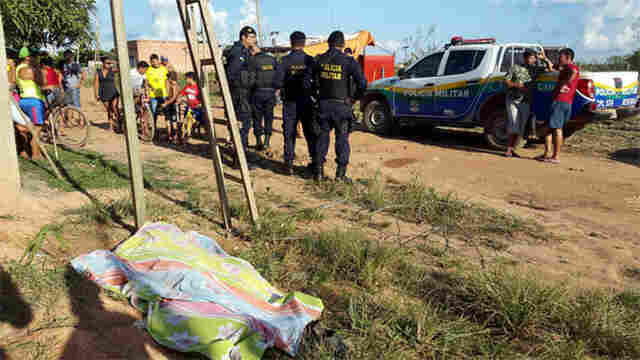 HOMEM MORRE AO REALIZAR LIGAÇÃO DE ENERGIA