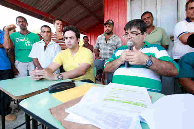 Léo Moraes se reúne com agricultores e garante inexistência de liminar