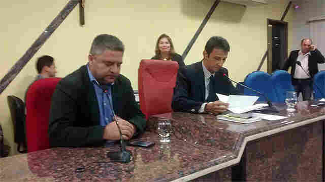 EMPRESÁRIA EXIGE SAÍDA DA IMPRENSA, &#34;PEITA&#34; CPI E NÃO APARECE PARA DEPOR