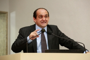 Projeto de Laerte altera artigo do passe livre a idosos