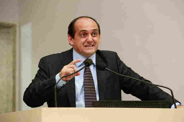 Projeto de Laerte altera artigo do passe livre a idosos