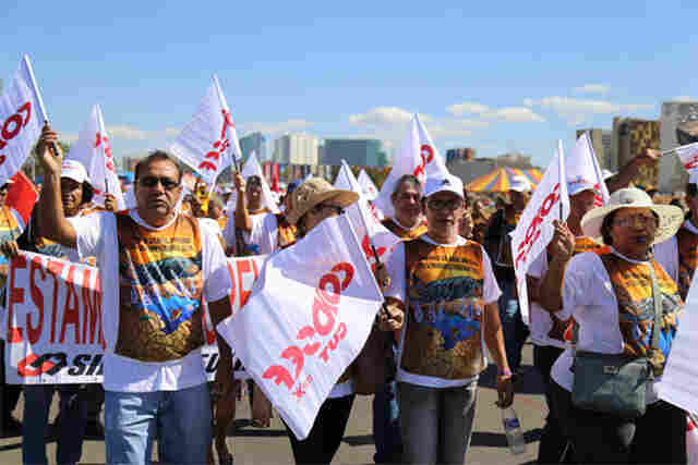 Delegados do Sindsef participam de marcha em Brasília pela campanha salarial 2015