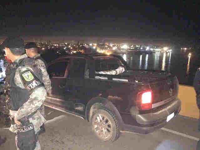 Equipe dos Bombeiros realiza buscas a procura de homem que pulou da ponte sobre o Rio Madeira