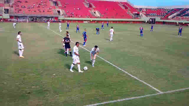 VEC desperdiça chances e sofre derrota no Acre