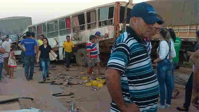 Grave acidente na BR-364 envolve quatro veículos e deixa uma vítima fatal