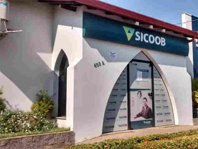 TRIO ASSALTA BANCO NA CAPITAL