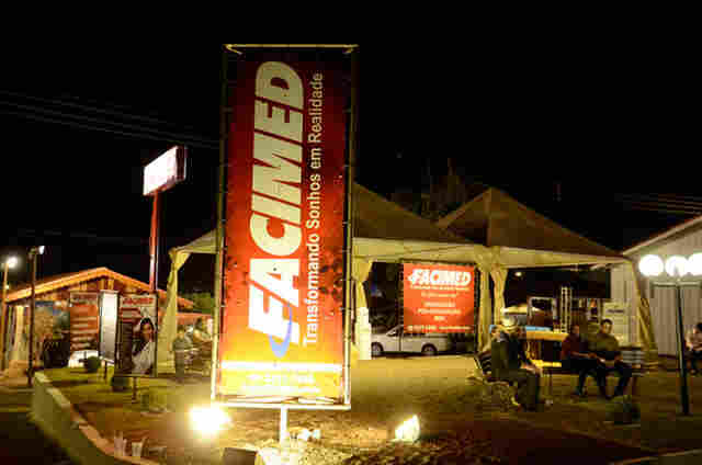 Facimed premia fotos criativas na Expoac