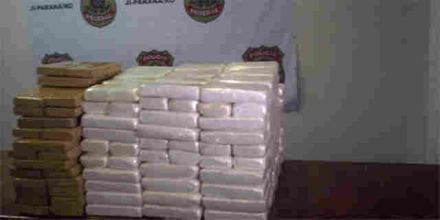 PF INTERCEPTA AERONAVE EM PISTA CLANDESTINA E APREENDE MAIS DE 200 KG DE COCAÍNA