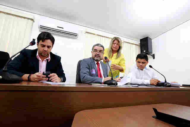 Deputado Aélcio da TV debate importação de ovos e sobretaxa